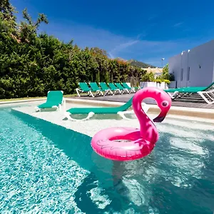 https://villa-flamingos-marbella.1costadelsol.com